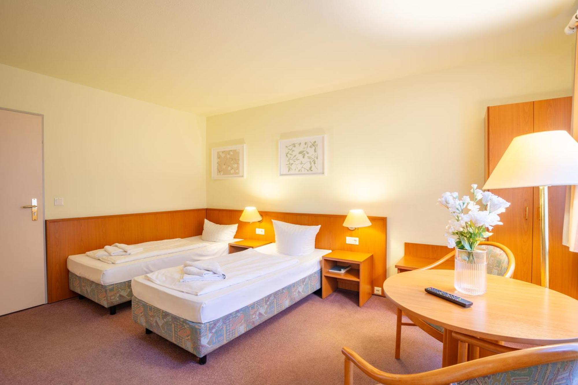 Waldhotel Schoeneiche -Self Check-In- Eksteriør bilde