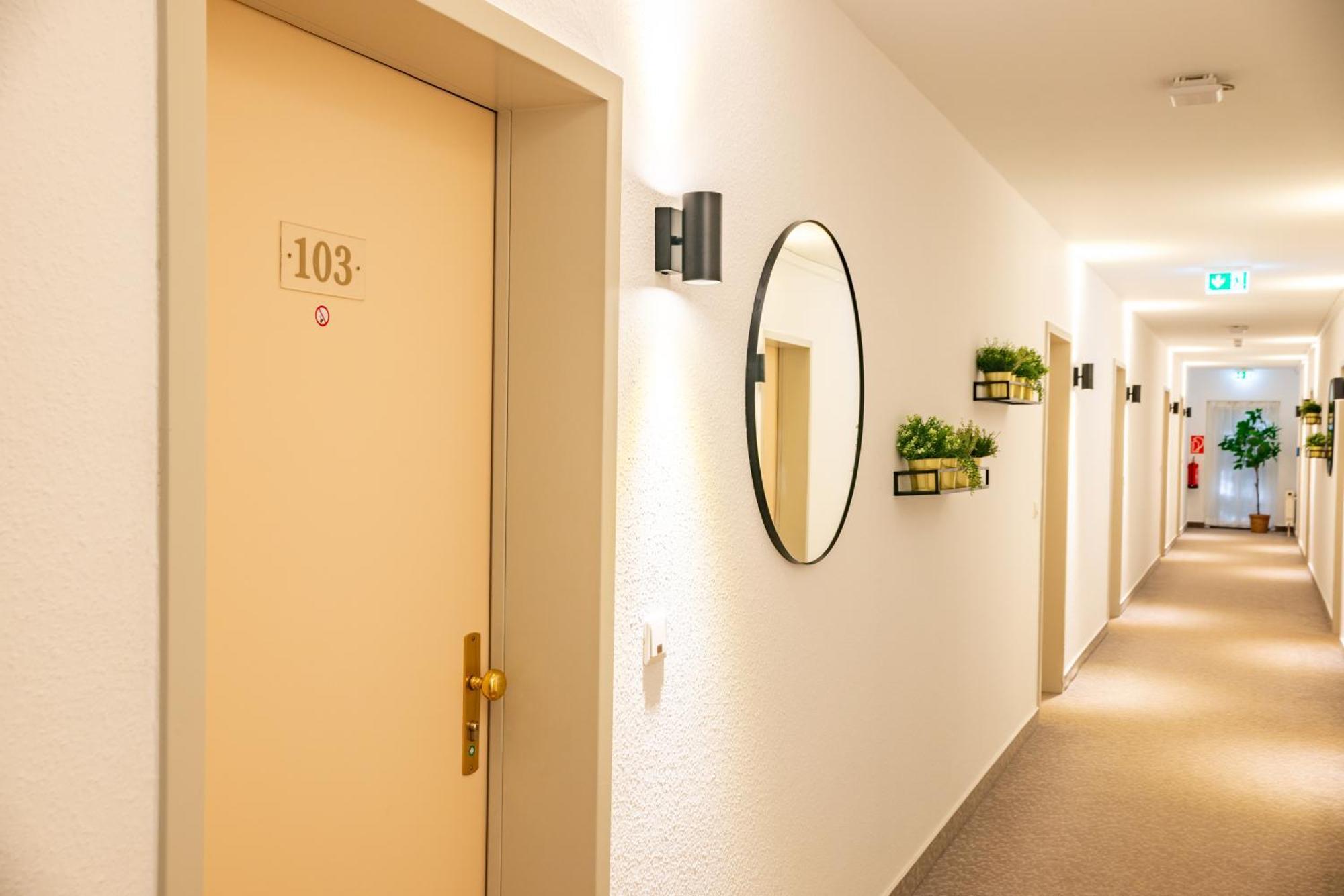 Waldhotel Schoeneiche -Self Check-In- Eksteriør bilde